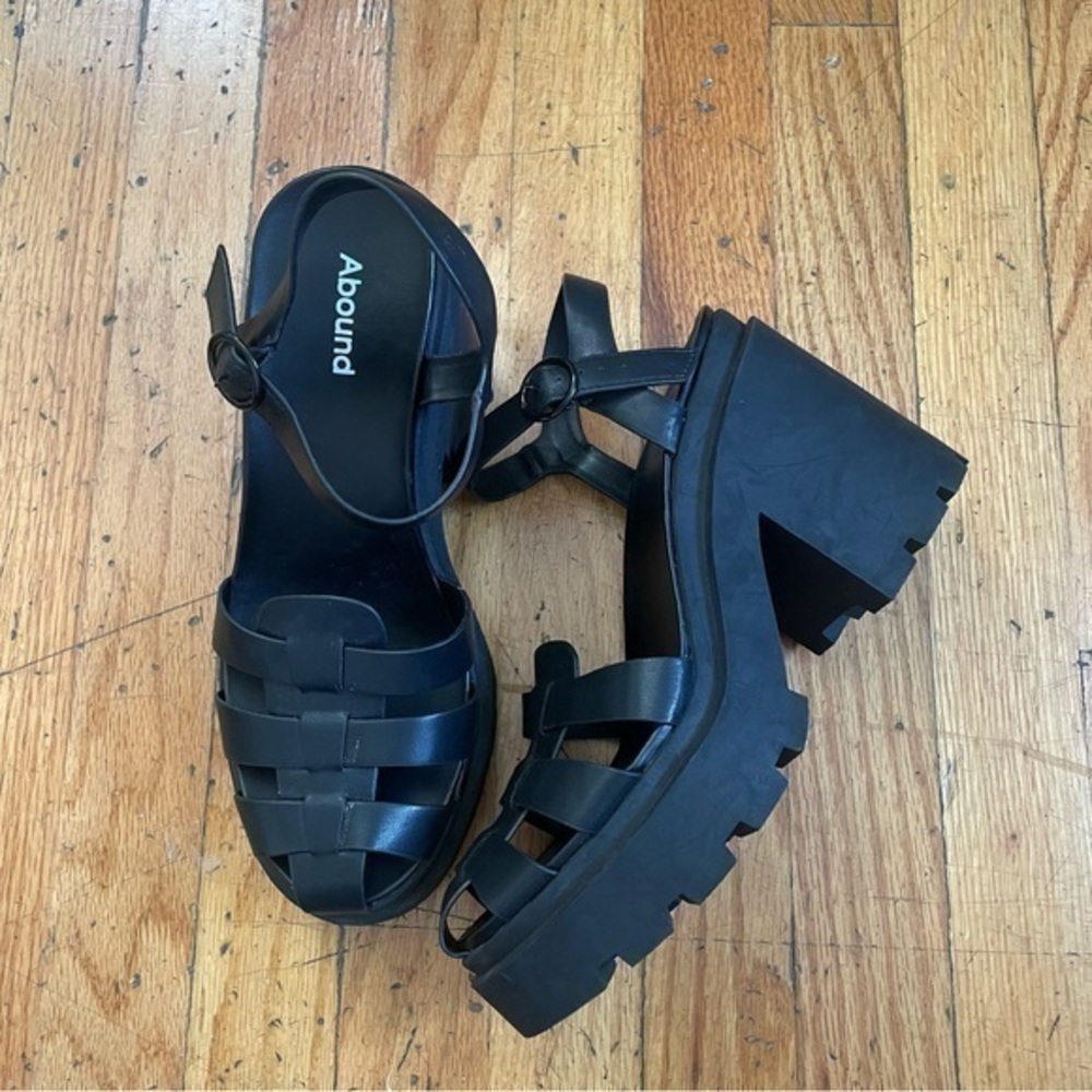 Abound Black Lugged Sole Platform Fisherman Sandals size 9